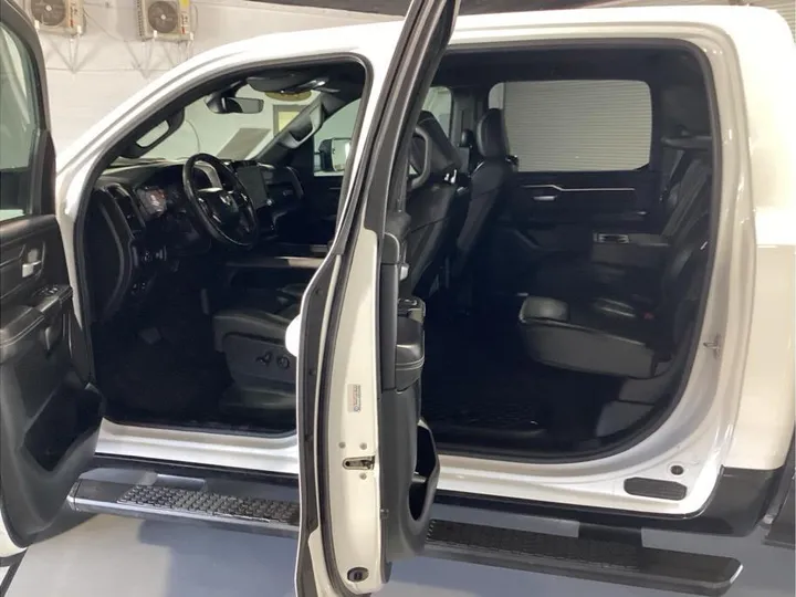 WHITE, 2020 RAM 1500 CREW CAB Image 11