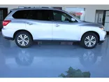 SILVER, 2019 NISSAN PATHFINDER Thumnail Image 6