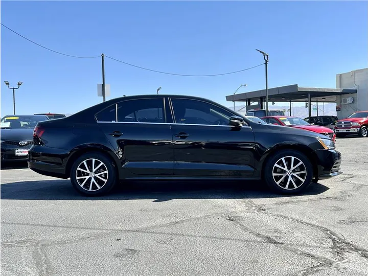 BLACK, 2018 VOLKSWAGEN JETTA Image 6