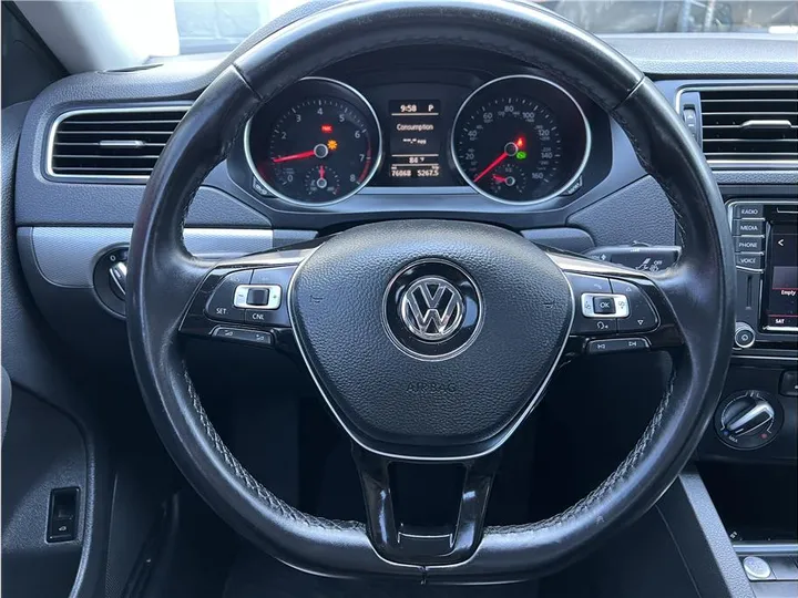 BLACK, 2018 VOLKSWAGEN JETTA Image 15