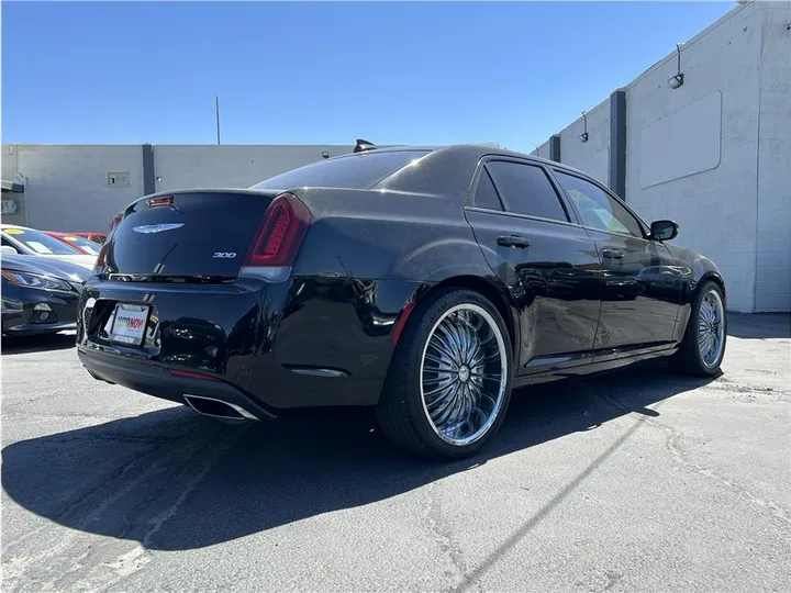 BLACK, 2019 CHRYSLER 300 Image 5