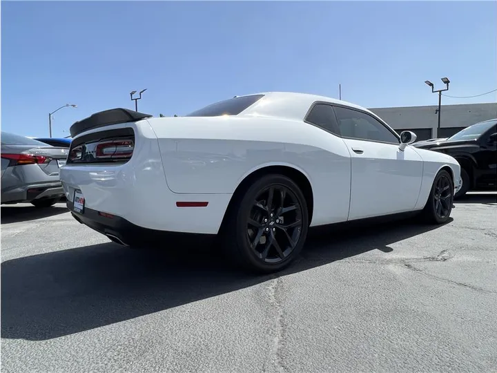 WHITE, 2021 DODGE CHALLENGER Image 5