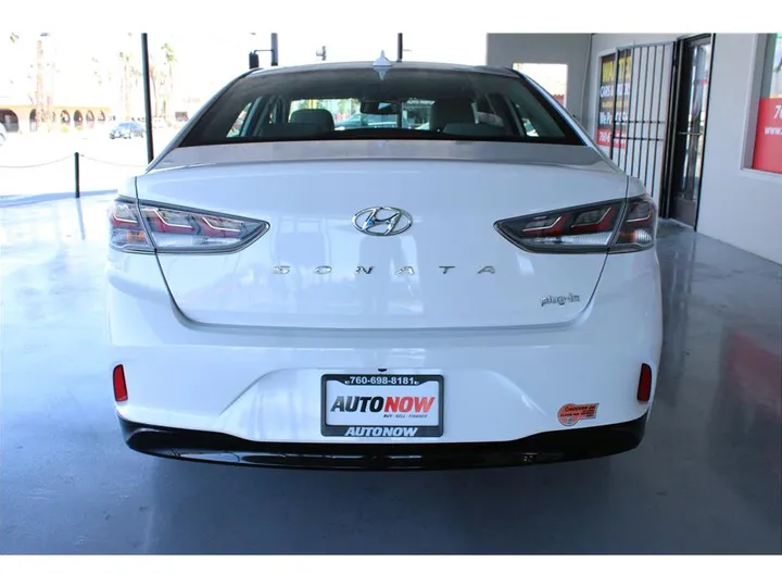 WHITE, 2019 HYUNDAI SONATA PLUG-IN HYBRID Image 4