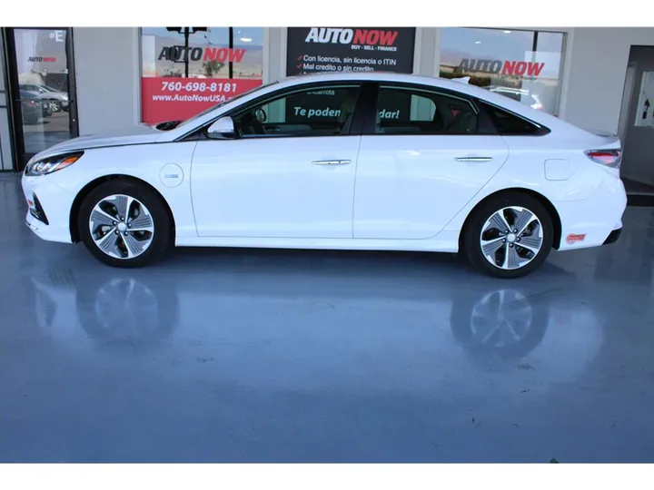 WHITE, 2019 HYUNDAI SONATA PLUG-IN HYBRID Image 2