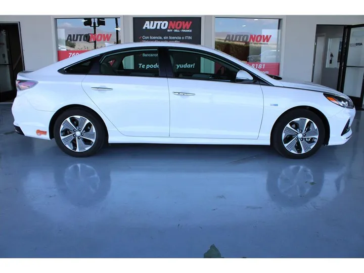 WHITE, 2019 HYUNDAI SONATA PLUG-IN HYBRID Image 6