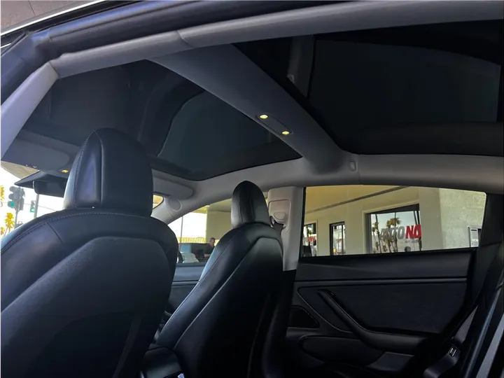 BLACK, 2018 TESLA MODEL 3 Image 7