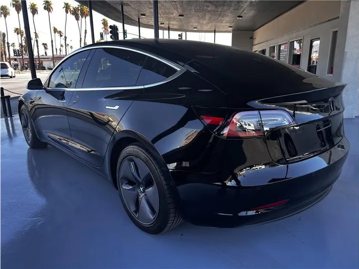 BLACK, 2018 TESLA MODEL 3 Image 8