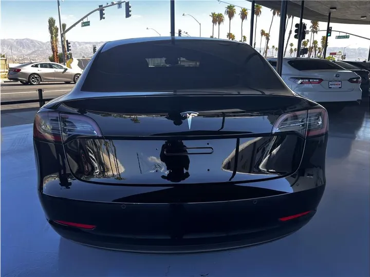 BLACK, 2018 TESLA MODEL 3 Image 9