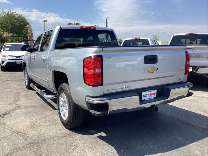 SILVER, 2018 CHEVROLET SILVERADO 1500 CREW CAB Image 4