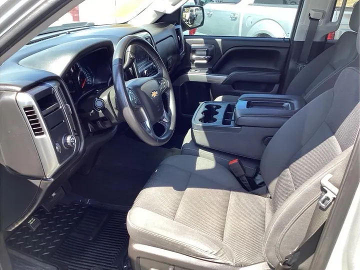 SILVER, 2018 CHEVROLET SILVERADO 1500 CREW CAB Image 11