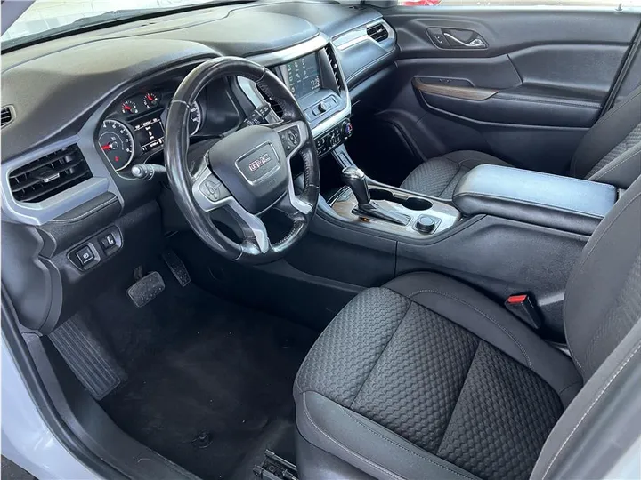 WHITE, 2018 GMC ACADIA Image 12