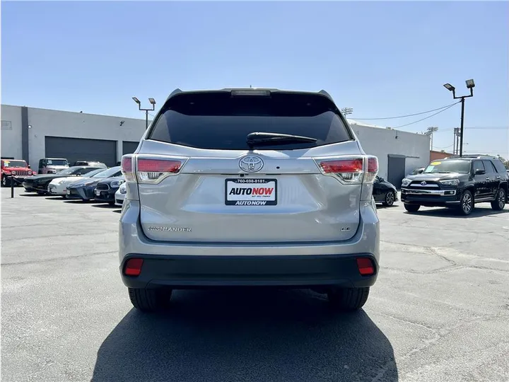 SILVER, 2016 TOYOTA HIGHLANDER Image 4