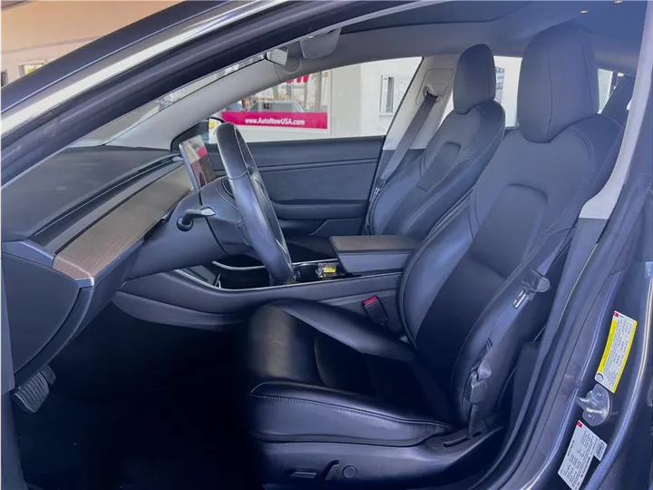 GRAY, 2018 TESLA MODEL 3 Image 4