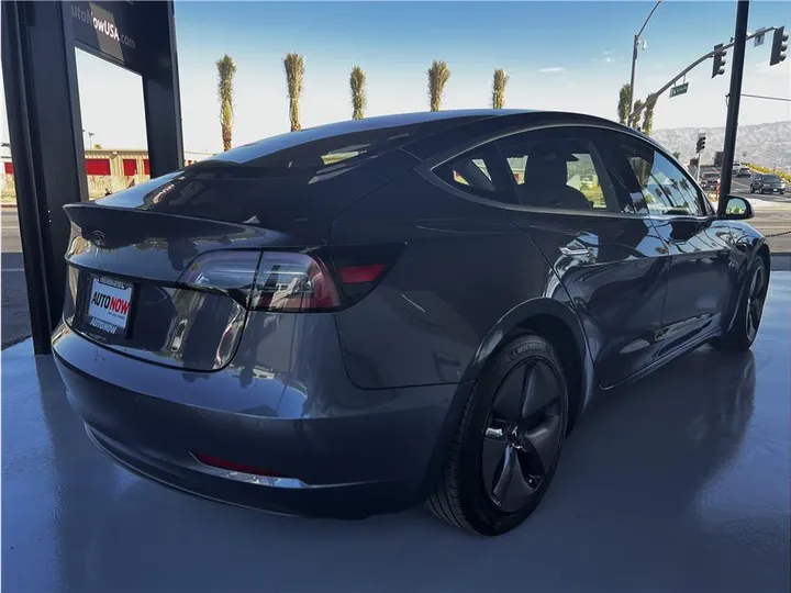 GRAY, 2018 TESLA MODEL 3 Image 11