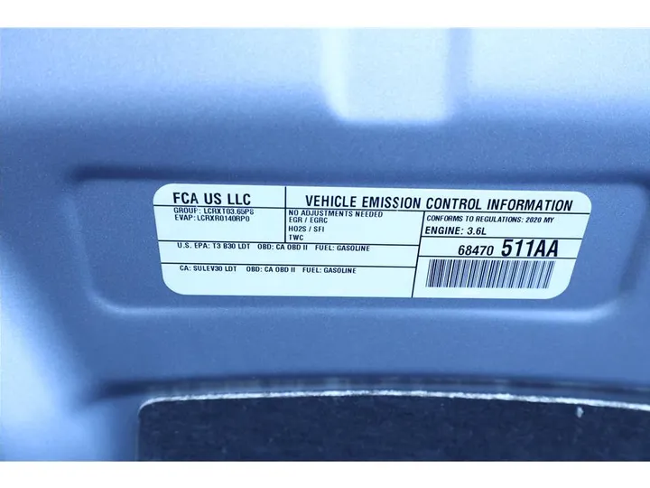 SILVER, 2020 CHRYSLER PACIFICA Image 31