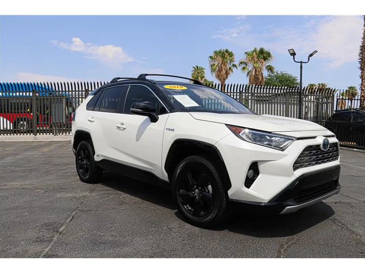 WHITE, 2019 TOYOTA RAV4 HYBRID Image 7