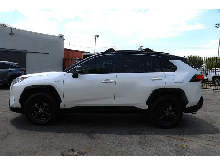 WHITE, 2019 TOYOTA RAV4 HYBRID Image 2