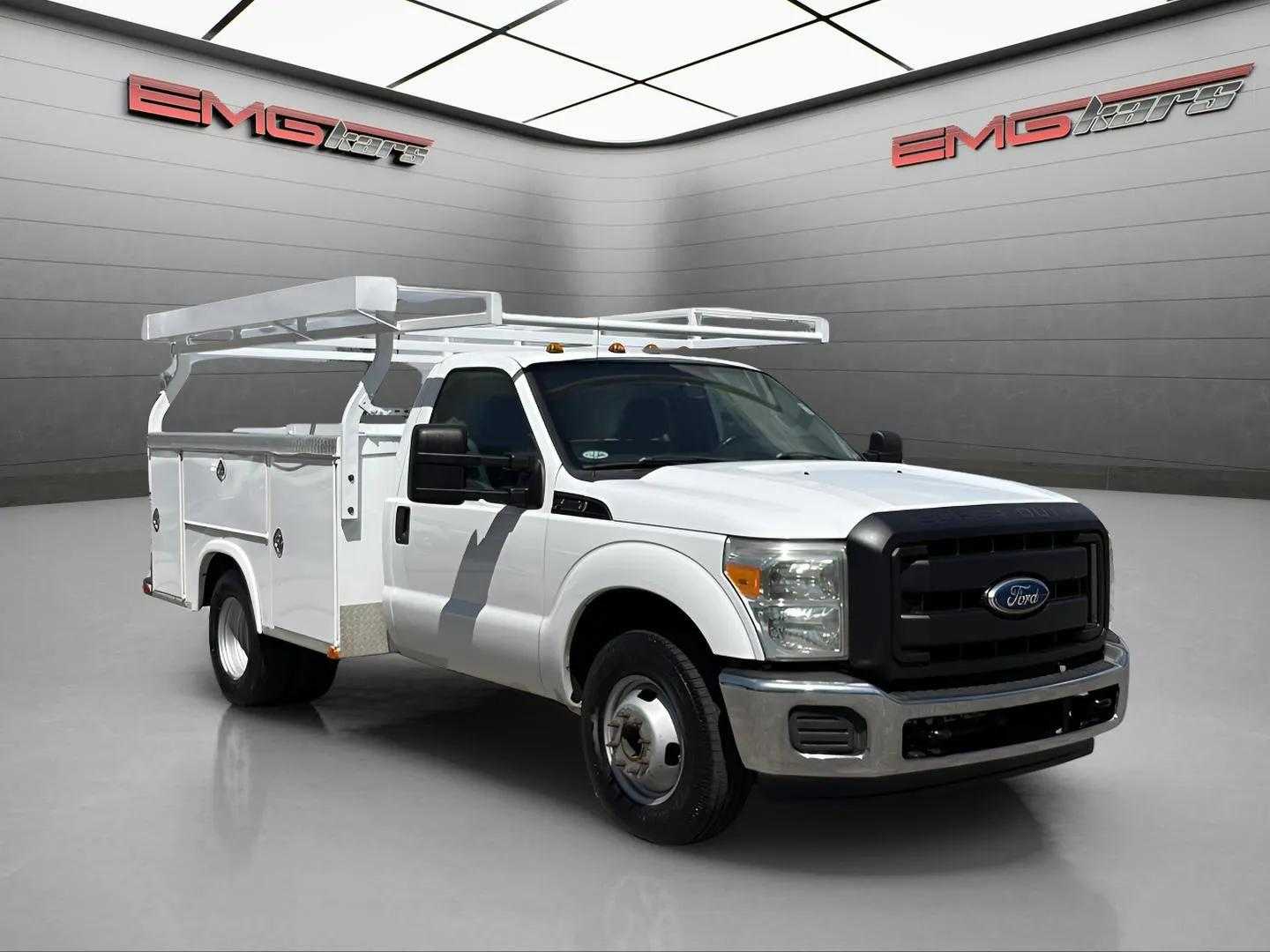 2012 Ford F-350 Super Duty Chassis Cab