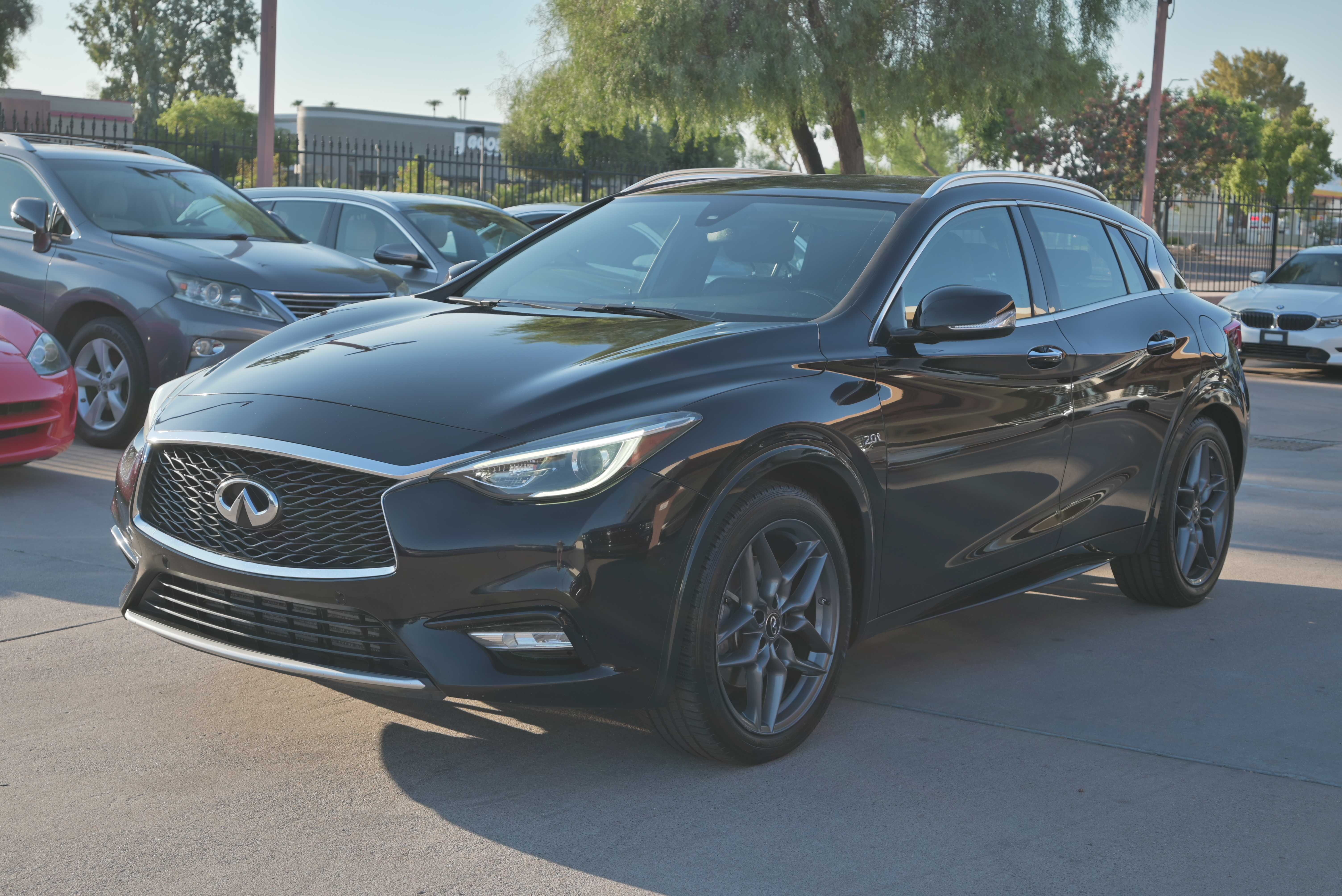 2017 INFINITI QX30