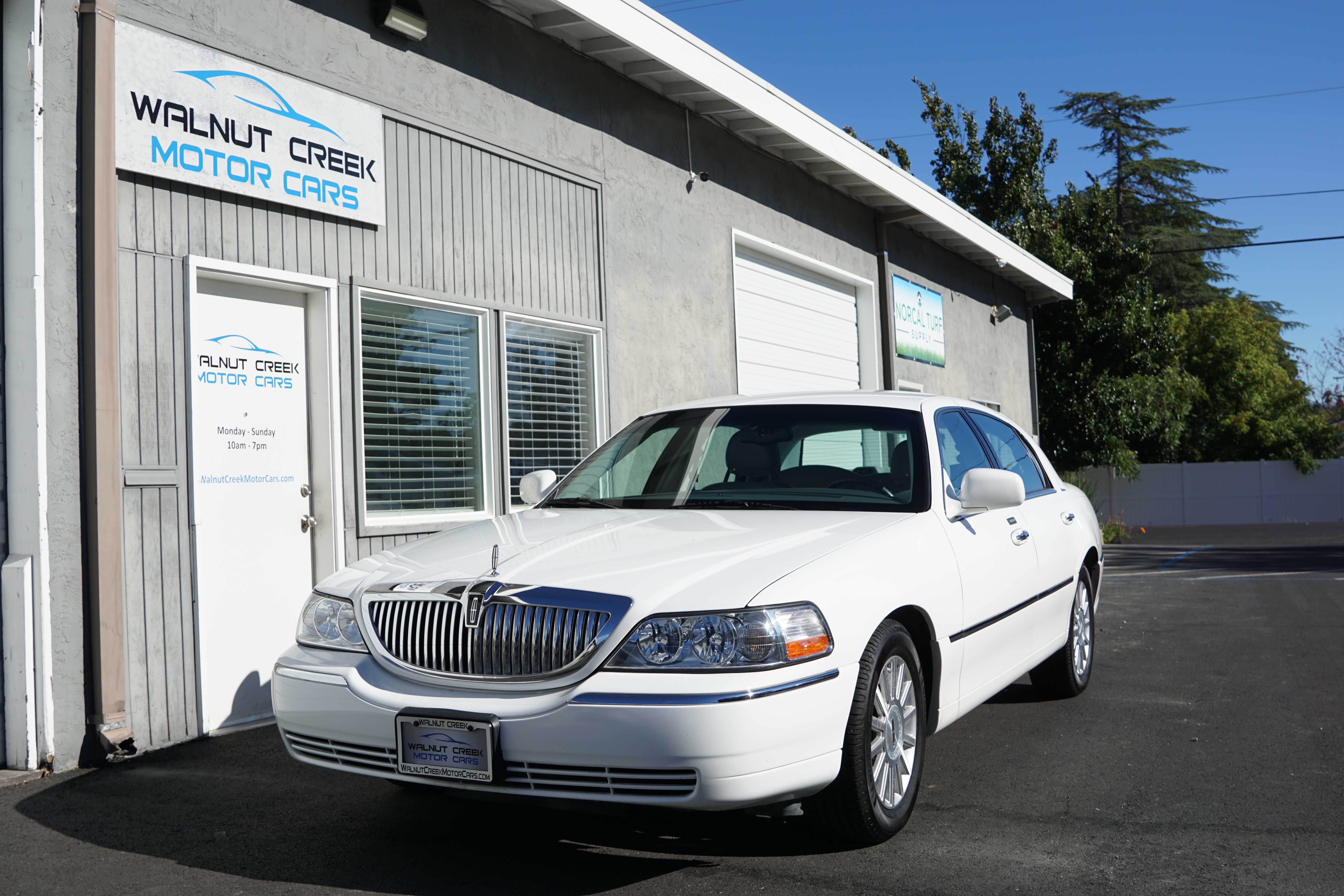 2004 Lincoln Town Car