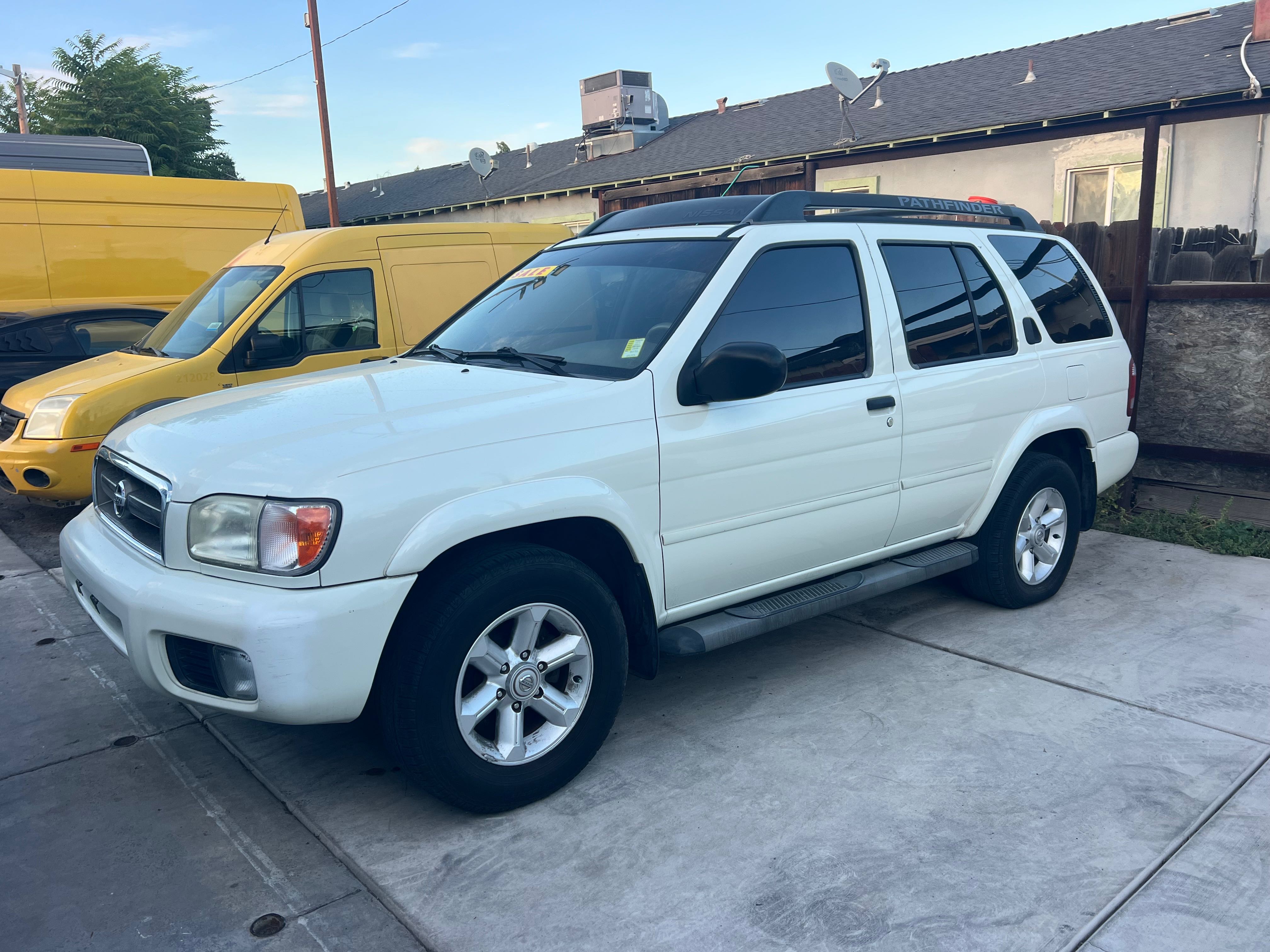 2004 Nissan Pathfinder SE