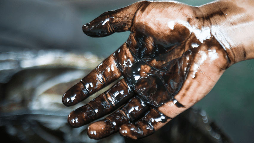 cara menghilangkan noda oli di baju