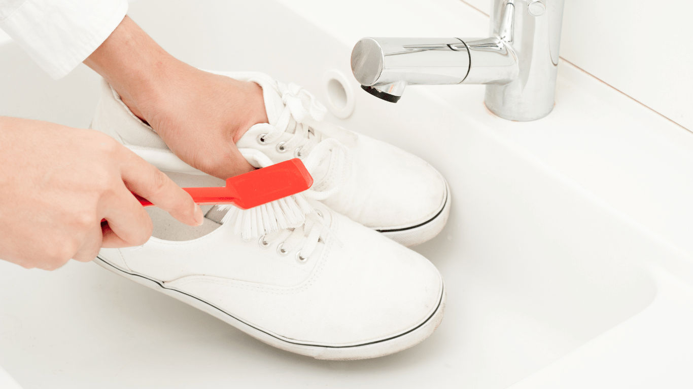 sabun cuci sepatu