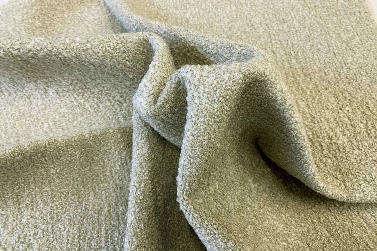 CURLY - 76 Mastic — Casal