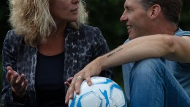 15 cb0f3d7c96 man en vrouw met bal