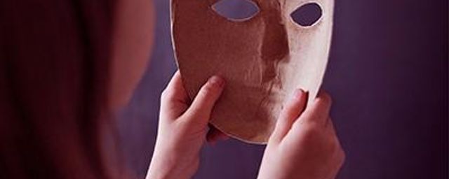 meisje met masker