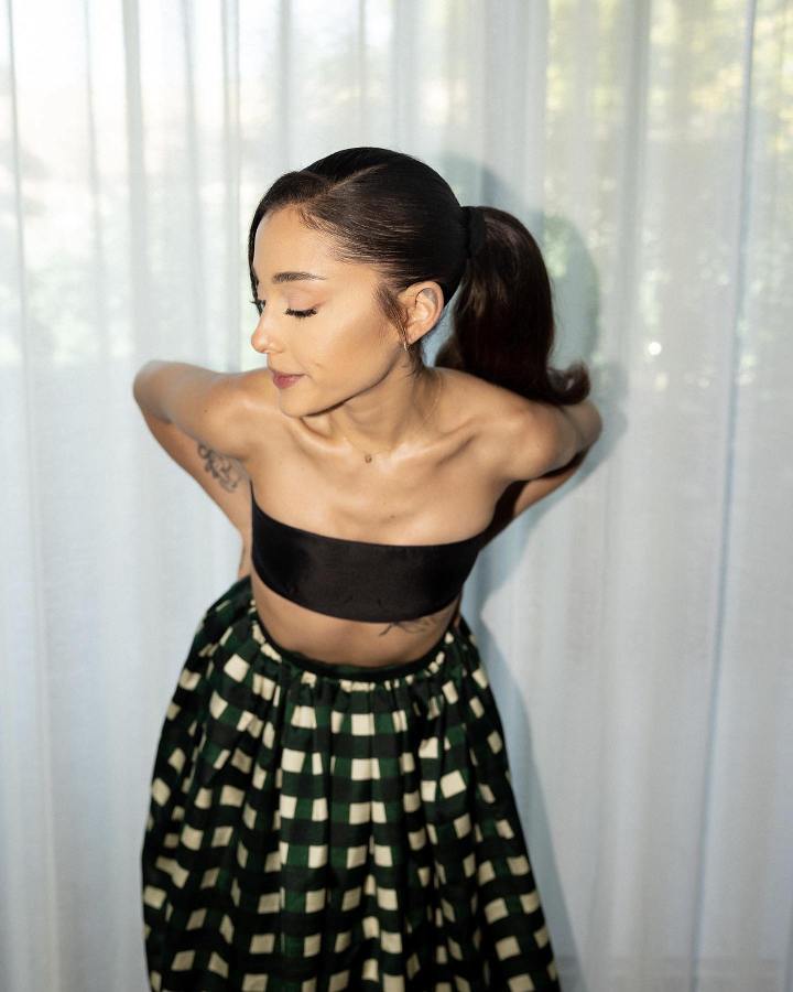 Ariana Grande Photos