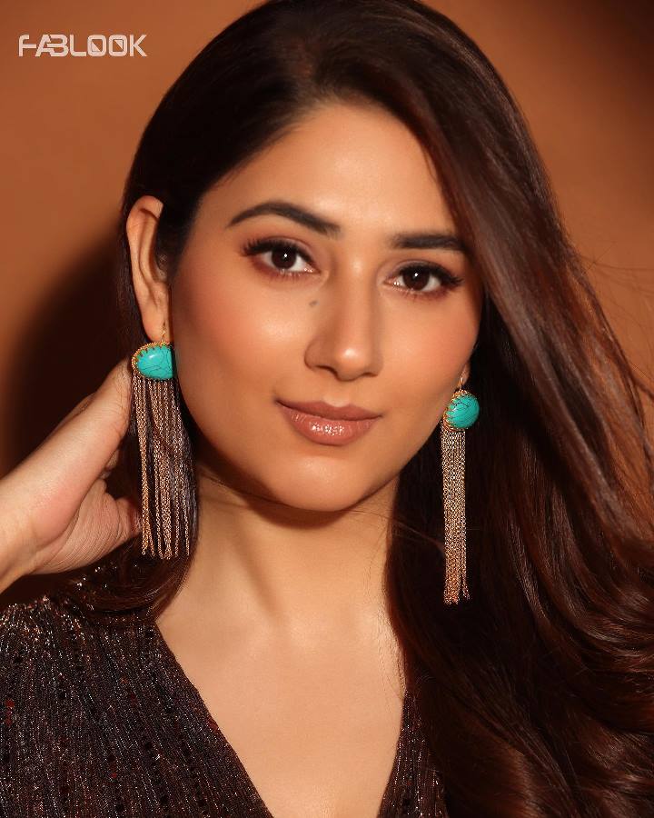 Disha Parmar Vaidya Photos