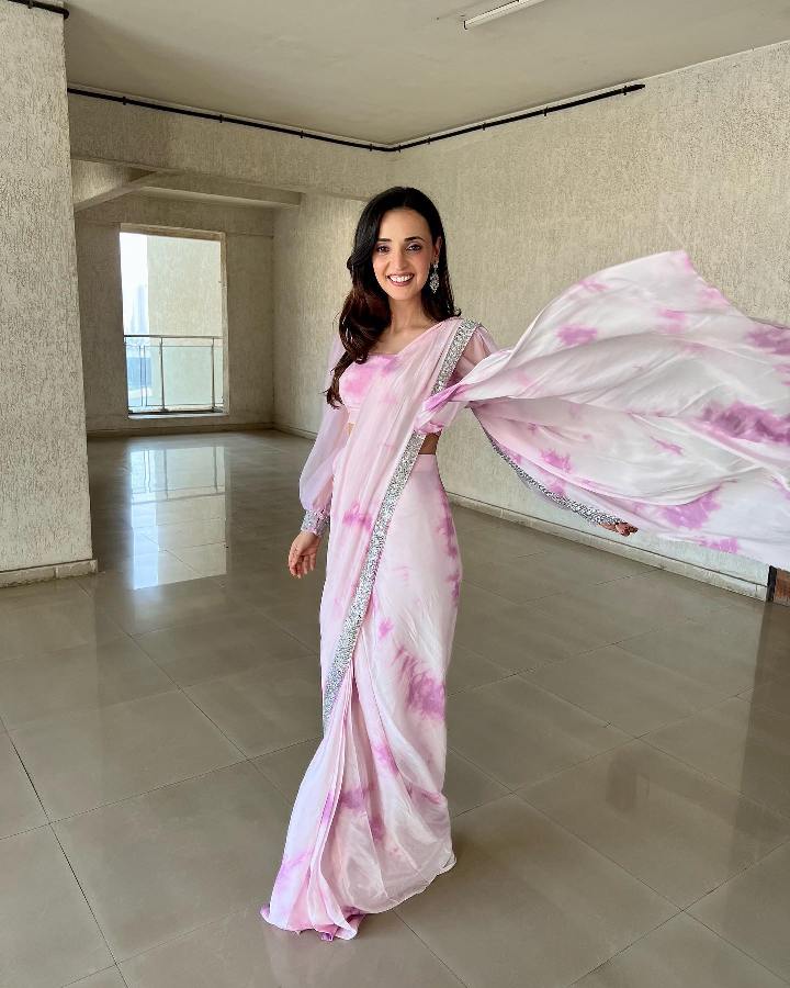 Sanaya Irani Photos