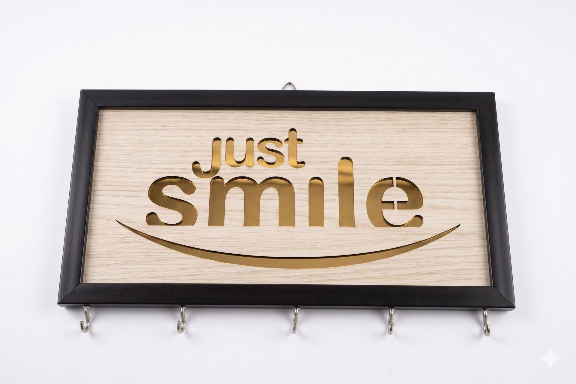 Decoria Just Smile Wooden Key Holder