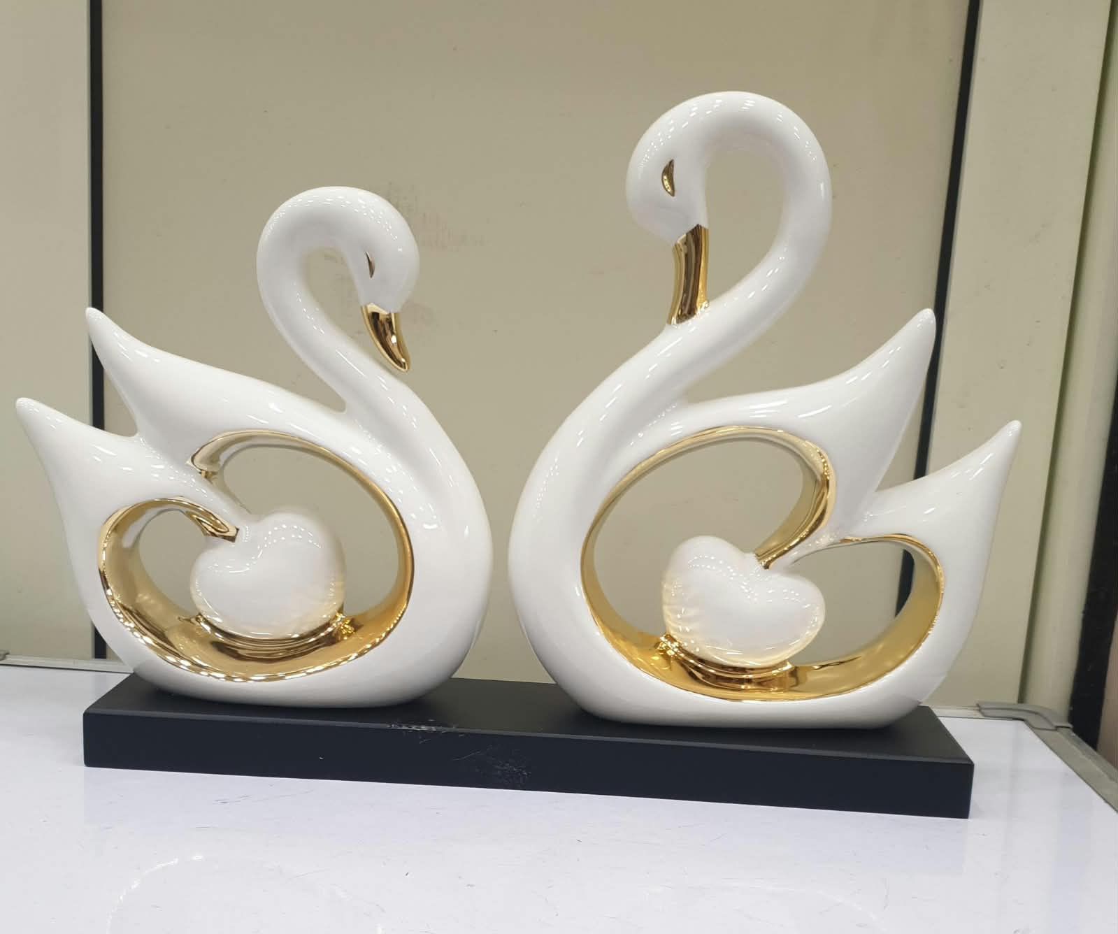 Endless Romance Ceramic Swan Couple Figurine with Gilded Hollow-Heart Motif