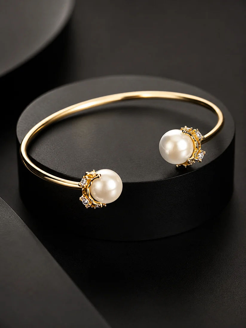 Lumière Pearl Cuff Bracelet