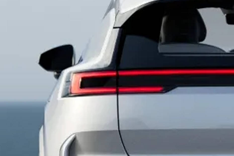 ٣ Tail light ٣ Tail light