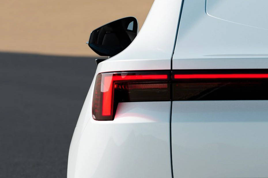 4 Tail light 4 Tail light