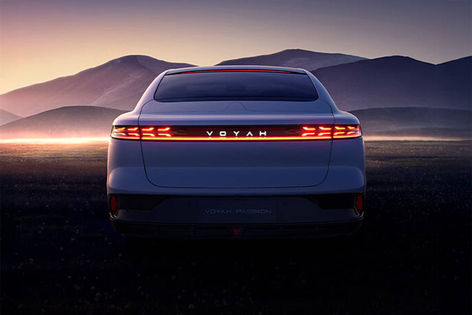 Full Rear View of فوياه باشن Full Rear View of فوياه باشن
