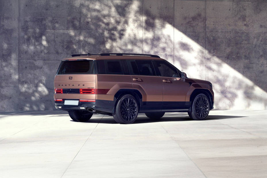 سنتافي 2024 Rear Medium Side View سنتافي 2024 Rear Medium Side View