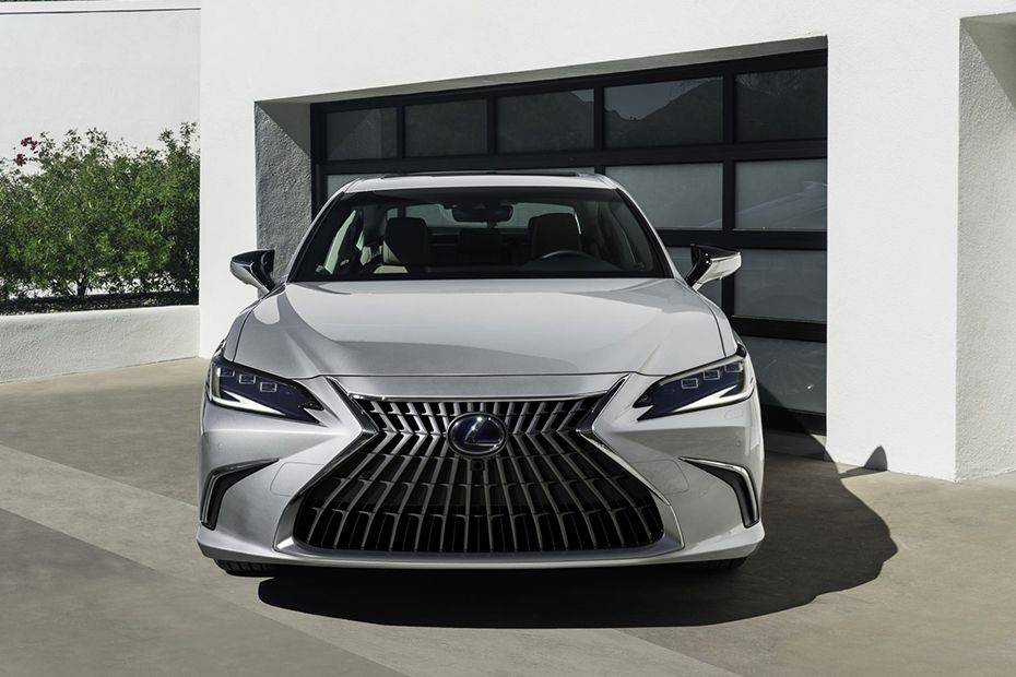 Lexus ES 300h Hybrid 2024 Saudi Arabia