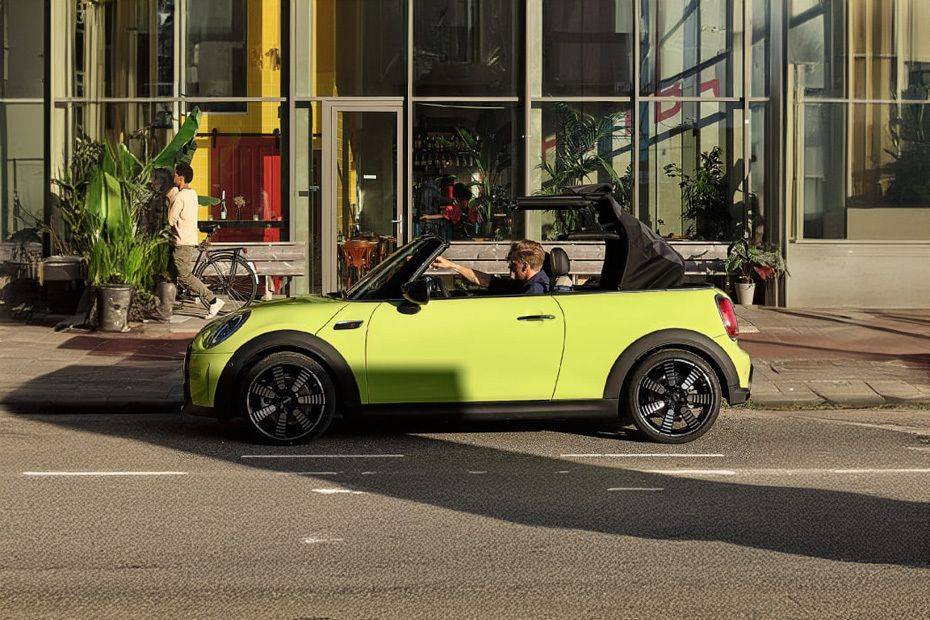 Mini Convertible John Cooper Works 2024 Saudi Arabia