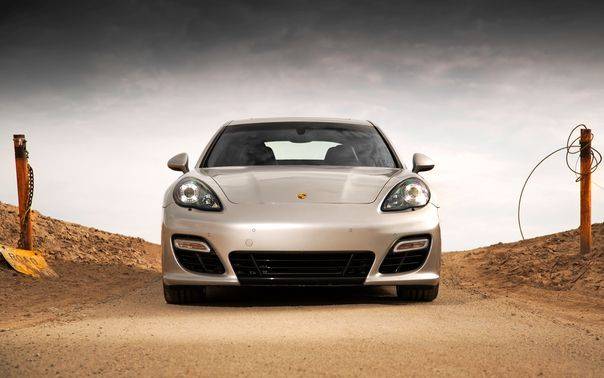 Full Front View of Panamera GTS Full Front View of Panamera GTS