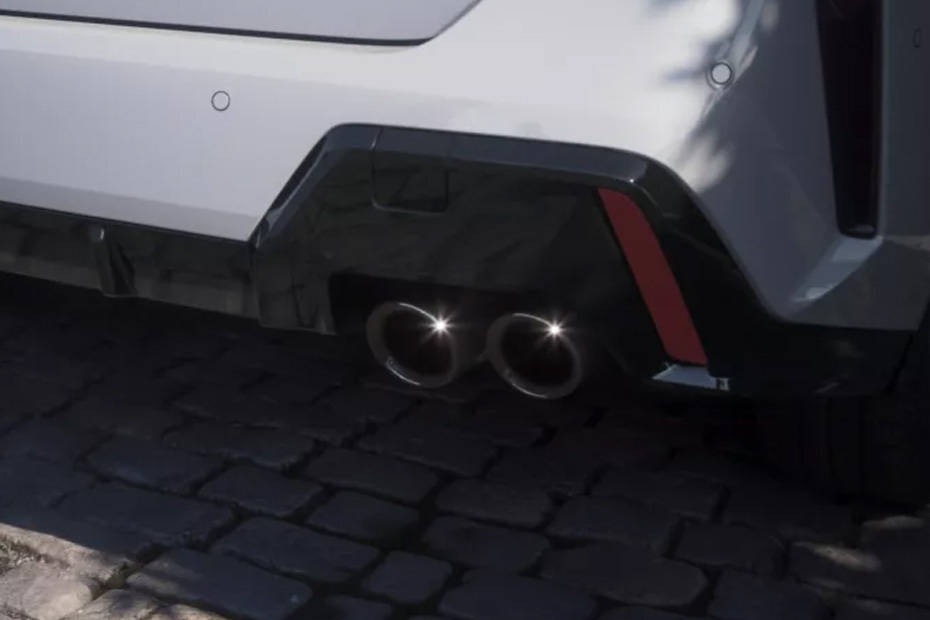 Exhaust Pipe of بي إم دبليو ٢ سيريز جران كوبيه ٢٠٢٥ Exhaust Pipe of بي إم دبليو ٢ سيريز جران كوبيه ٢٠٢٥