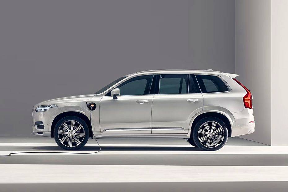 Volvo XC90 Momentum B5 2024 Saudi Arabia