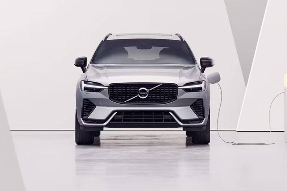 Volvo XC60 R-Design B5 2024 Saudi Arabia