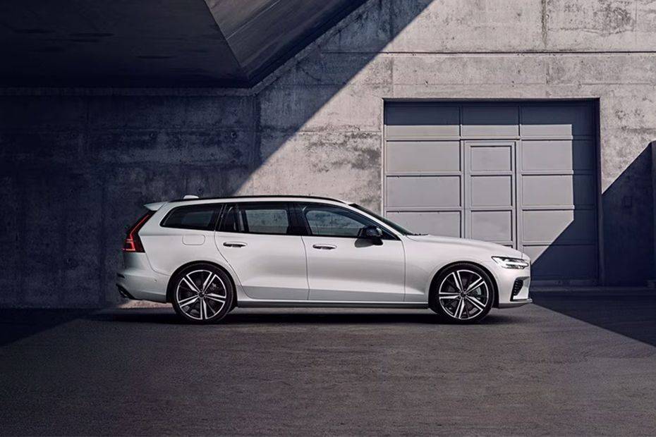 Volvo V60 R-Design B5 2024 Saudi Arabia