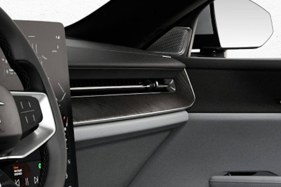 ٣ Front Side Ac Vents ٣ Front Side Ac Vents