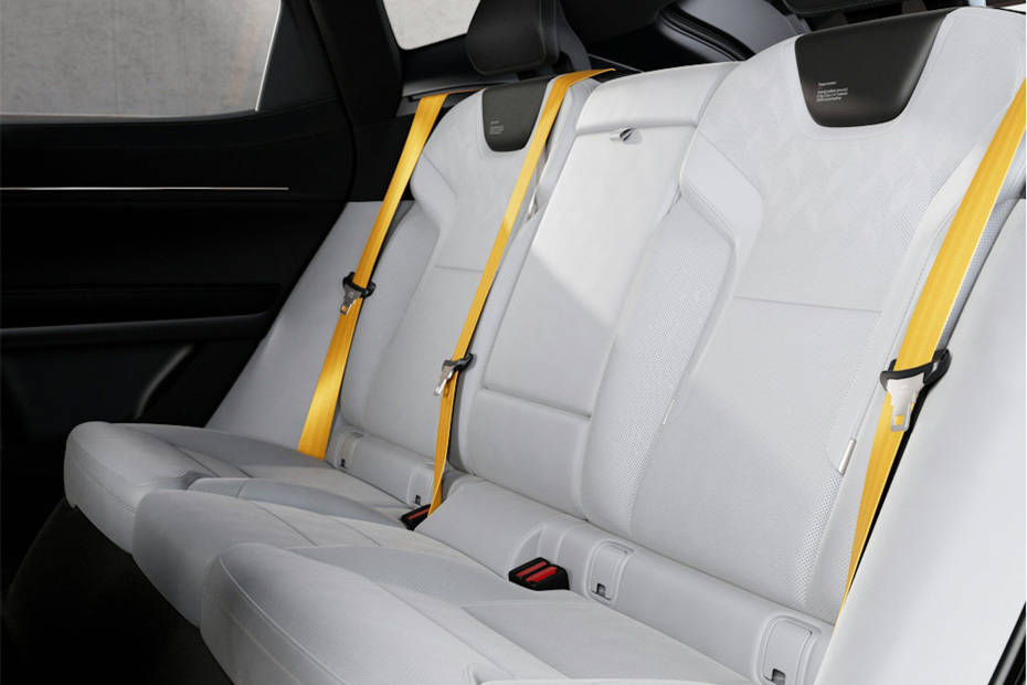 بولستار ٣ Rear Seats بولستار ٣ Rear Seats