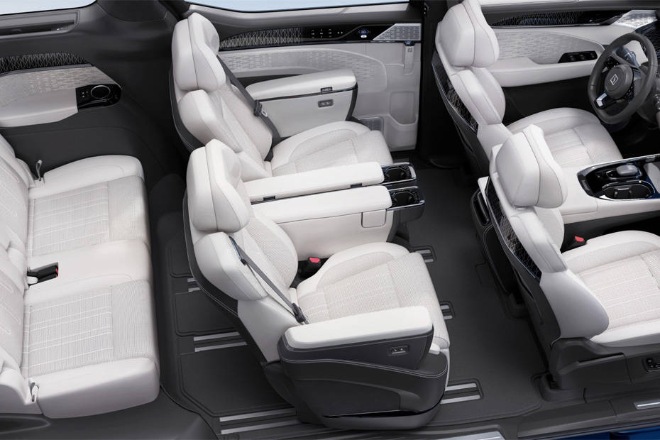 ZEEKR 009 Front And Rear Seats Together ZEEKR 009 Front And Rear Seats Together